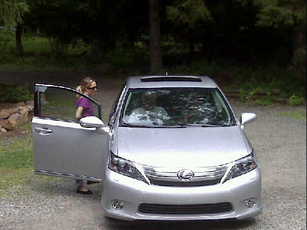 Green Diva Meg's family playing in the driveway