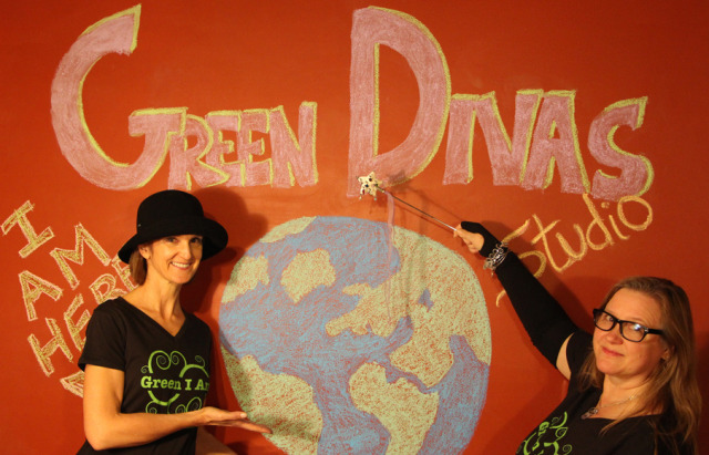 green divas and earth for green radio