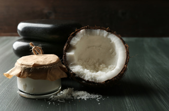 green divas health and beauty: amazing uses for Coconut oil
